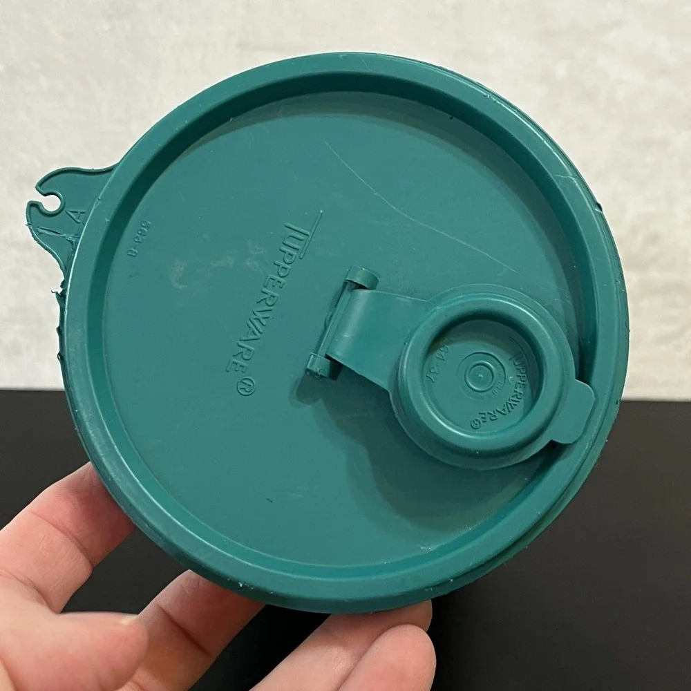 VTG Tupperware Round #563-8 Beverage Pitcher Flip-top Lid A-Tab Teal Green